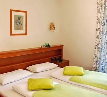 Guest house Hauptmann Portschach am Woerthersee